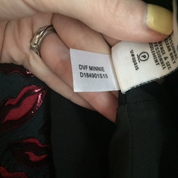 Diane von Furstenberg Minnie red lips dress, 6 - Picture 5 of 7